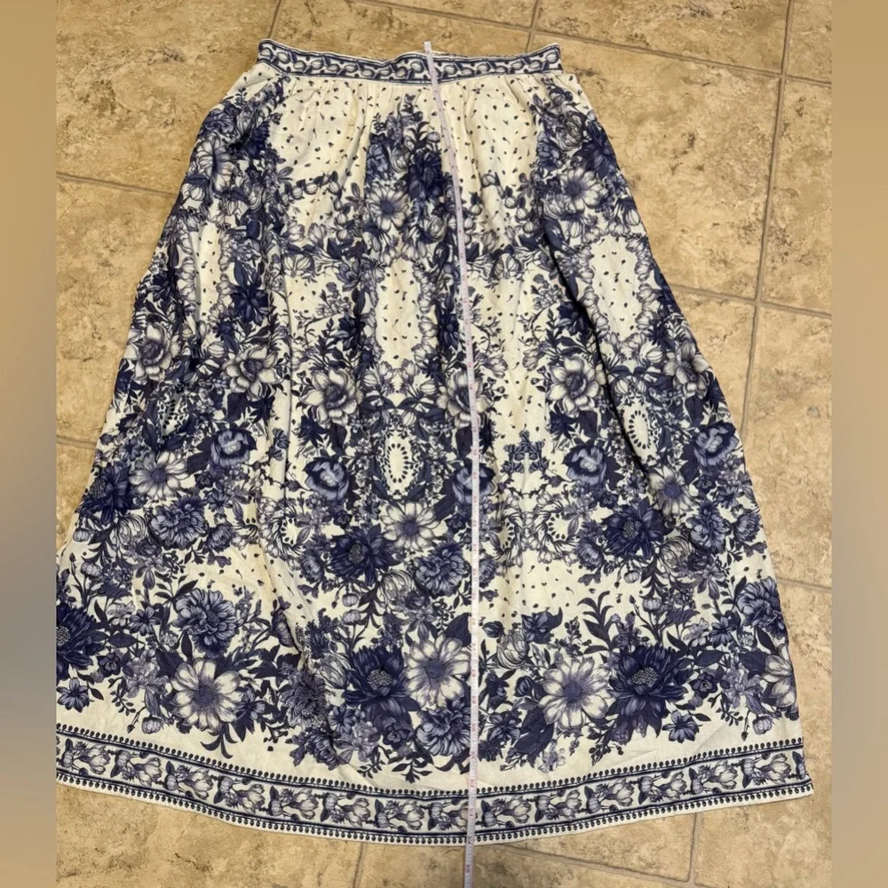 NWT Max Studio Navy and Cream Floral A-Line Skirt Size Small - Picture 3 of 8